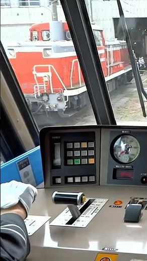 「ありがとうございました」が気持ちいい｜EH200運転士の仕事ぶり