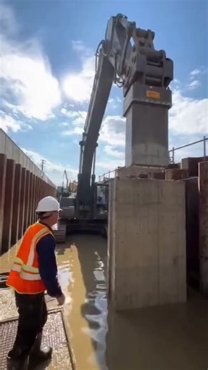 Titan Hammer vs 40‑Ton Concrete Wall… Unreal Impact