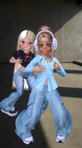 avec ma pote enora la blonde au cheveau lisse