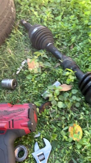 2012 Nissan Altima CV Axle Removal Tip #automobile #carparts #mechanic #nissan #altima #diy #carfix