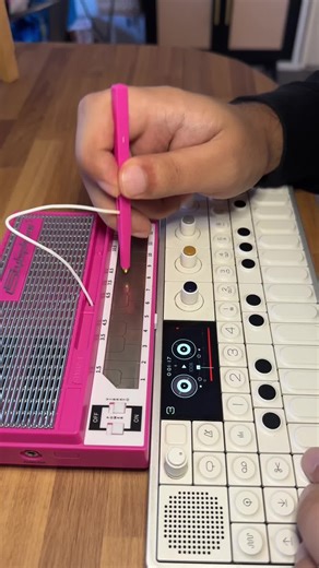 Stylophone Cover of 'Another One Bites the Dust'