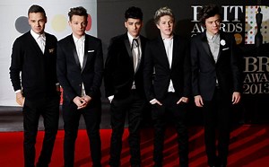 One Direction, cazados fumando marihuana