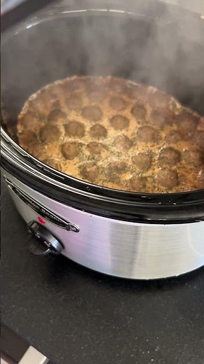 Slow Cooker Swedish Meatballs