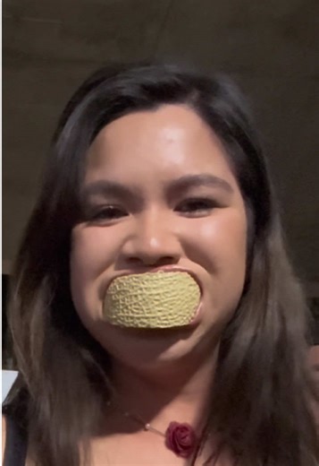 Trying a $100 melon from Japan🤪 It was sooo juicy🍈 #melon #tryitwithus