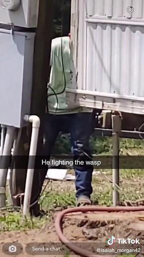 What position I play 😌🏈. #highlights #jukechallenge #trackstarfreestylechallenge