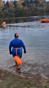🐧 POLAR SWIM TIME – SUNDAY 11–12 ❄️ at The Lovely Lake 💦 🎶 Funky tunes 🛟 Safe swimming 💙 Supportive community 💪 Why we dip: ✨ Mood & energy boost 🧠 Stress relief ❤️ Recovery & circulation 💤 Better sleep 😊 Mental strength Join us this Sunday splash, smile, repeat! 🙌 #PolarSwim #OpenWaterSwimming #UswimCommunity | Uswim Openwater