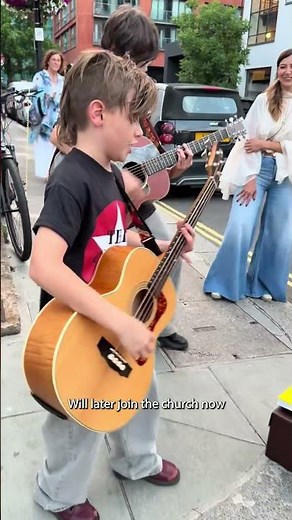 The Clash’s Paul Simonon Joins Kids for Impromptu "Guns of Brixton" Performance
