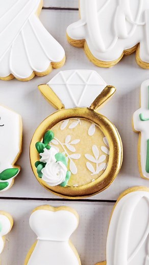 Decorated Wedding Ring Cookie Tutorial