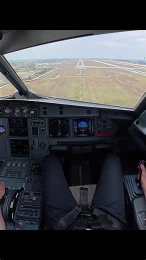 Nice landing as the pilot flying! #airbus #aviation #msfs2020 #landing