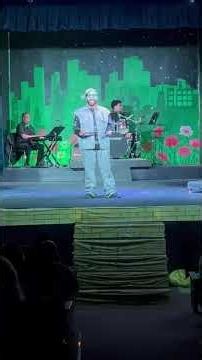 Corey Mitchell as the Tin-Man singing What Would I Do If I Could Feel from The Wiz