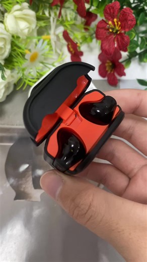 Don't just wear any earphones.Wear HTC NE20-the sleek, high-fidelity choice with LED display and a mic that actually makes you sound clear. For work, workouts, and everything between. #HTCne20 #tiktokmademebuyit #cozyvibes#ShopVideoCarnival #fyp