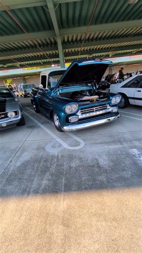 1958 Chevrolet Apache 3100 "White Trash Edition" (Teal Blue Metallic / White)
