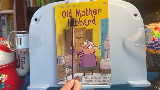 《Old Mother Hubbard》 → 《哈伯德老奶奶》🌟 绘本推荐 🌟Usborne 英国“第一图书馆”系列经典童谣改编哈伯德老奶奶有一只…