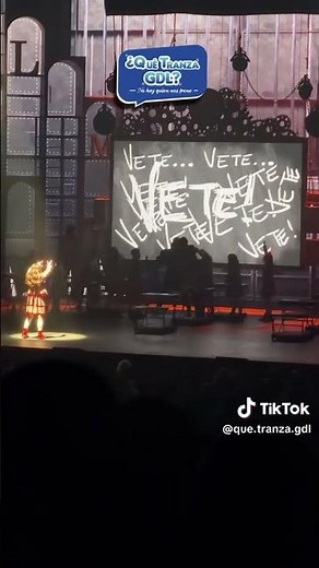 Matilda el Musical Mexico: Chalk Writing Scene (Extended Version)
