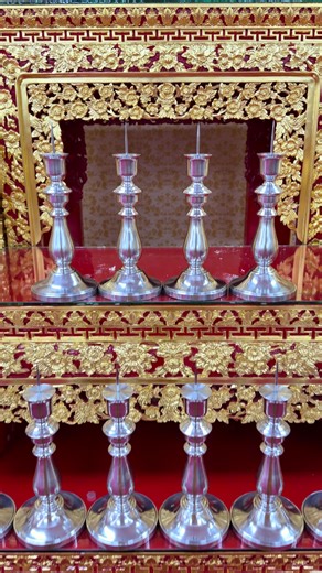 เชิงเทียนเงินเกลี้ยง