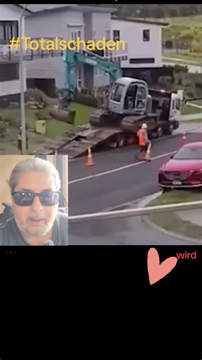 Arbeiter Fails Teil 103! 🛠️ Dieser Baggerflug tat beim Zuschauen schon weh. Mein Gesicht sagt in der Ecke alles! 😱 Wer zahlt das? 👇 #fail #baustelle #workerfail #bagger #ups
