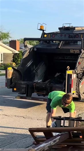 18K views · 146 reactions | #technologyworker #fyp #usa #foryou #virał #garbagetru #GarbageCollection | Scenery disaster | Facebook