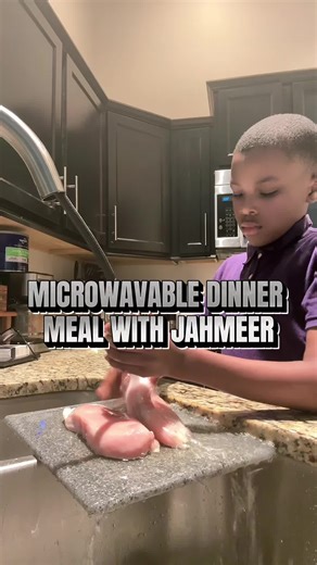Safe & Easy Microwavable Meals with Jahmeer #microwavemeals #cookedmeal #fyp #cookedwithlove Good Evening 🌞 All items available click Walmart storefront https://walmrt.us/48QicTZ Have a blessed and safe day