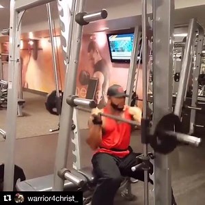 Another GREAT exercise by true warrior (Kenya) @warrior4christ_ . Making it tough, challenging and exciting...Unilateral Smith Machine Shoulder Press 󾭞󾮖 - try in your next workout 󾍇. #Repost @warrior4christ_ ・・・ I RESPECT more the individuals who have less THUNDER in their mouths, and more LIGHTNING in their hands GOD Bless you guys. Warrior #mentality#miamipersonaltrainer#warrior#me#like4like#bodybuilder#followme #workout#fitspiration#gymlife#instalike#train#workoutmotivation#fitness#beast#G