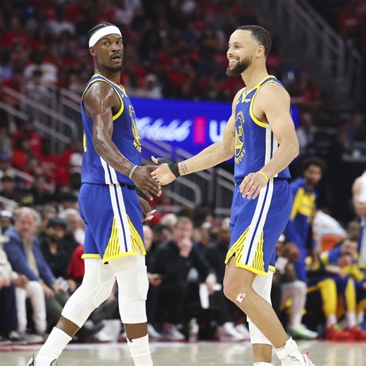 精彩預判！Jimmy Butler 在籃底時已看穿對手接下來的傳球，衝出三分線外搶斷成功並快攻得分 - FanPiece