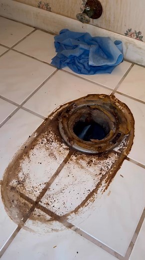 Repairing a lead drain for a toilet by soldering on a brass closet flange. #plumber #repair #howto #foryoupage | Plumber Splunger | Facebook