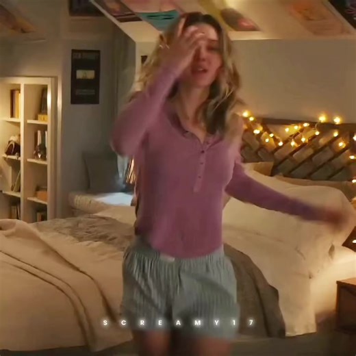 Even she's a Mom, Her Badass Final girl is still in there! #scream7 #nevecampbell #sidneyprescott #fyp #screamfranchise