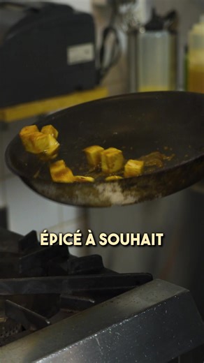 🌟 Tu cherches une bonne affaire ? Viens déguster notre combo unique ! Une poutine Banh Mi avec un cidre 🍏 à prix réduit 💸 #Poutine #Cidre #Combo #FoodLovers #Vegan | La Cale - pub zéro déchet