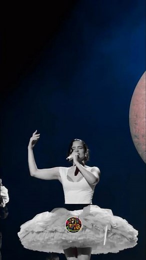 Reliquia LuxTour Lione Rosalia Live #rosalia #lyon #reliquia #letra #rosalía #shortmusic #luxtour