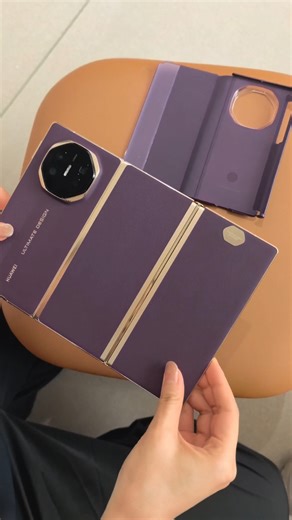 Huawei Mate XTs Tri-Fold Ultimate Design 5G Smartphone
