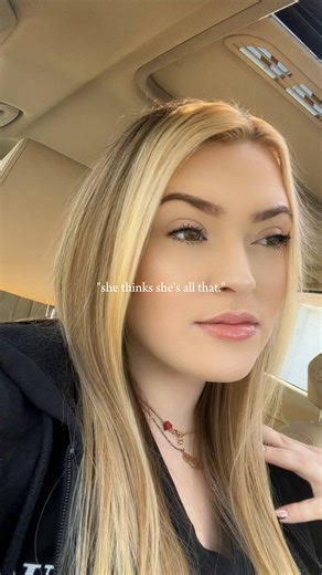 #CapCut HEELLLLOOO🫦🫦 #fyp #makemefamous #viral #foryoupage