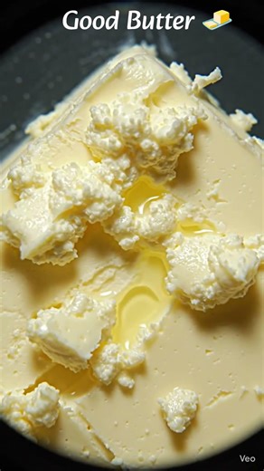 You Use This Daily… But Look Inside 👀🧈 #Cream #Butter #MicroscopeView #FoodScience #CreamVsButter
