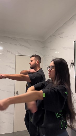 First go attempting the two sync muzzes together🙆🏻‍♂️🙅🏻‍♀️ #muzz #muzzing #hardstyle #syncmuzz