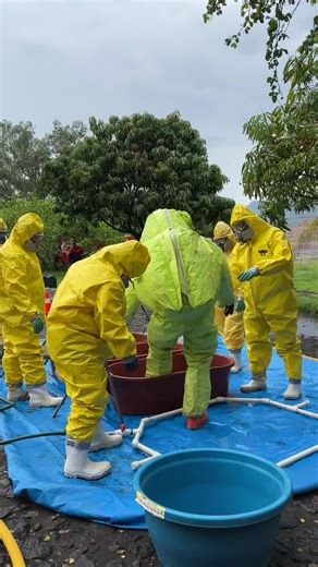 Monsters Inc. HAZMAT: Dive into the World of Monster 3312