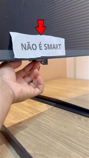 Transform Your Old TV Into a Smart TV With This Simple USB Trick