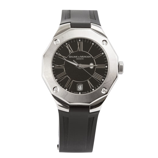 BAUME&MERCIER. Relógio Riviera de aço com 0,16ct de brilhantes, movimento a quartzo, calendário, vidro de safira, anos 2000. Caixa 38mm. Pulseira de borracha 17cm.