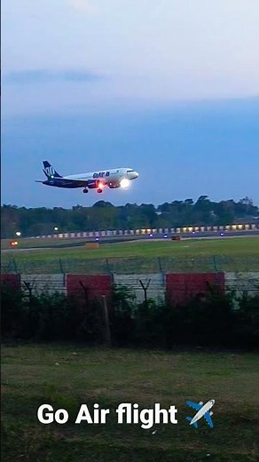 Go air flight (Mumbai to ranchi) ✈️ landing 🛬 at Ranchi airport #ranchi #airport #airplane #landing