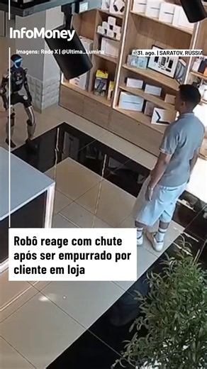 Nesta segunda (31), um robô humanoide chamou a atenção nas redes sociais após aparentemente reagir com um chute a um cliente em uma loja de eletrônicos em Saratov, na Rússia. O episódio gerou piadas e referências ao filme “O Exterminador do Futuro”. Até o momento, não há confirmação independente sobre as circunstâncias exatas do episódio ou se a reação do robô foi intencional. #Viral #Mundo #Robô #IA #Tecnologia