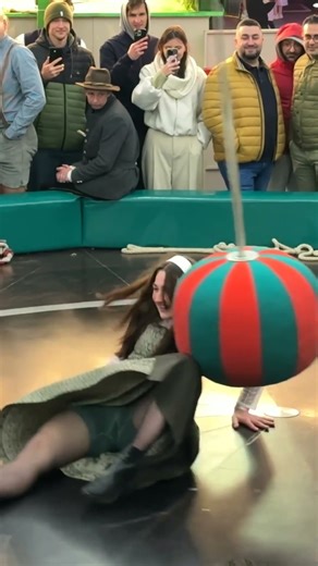 😍 Oktoberfest’s Best Festival Fun #SpinAndLaugh #FestivalLife #DirndlOutfits #FestivalFun