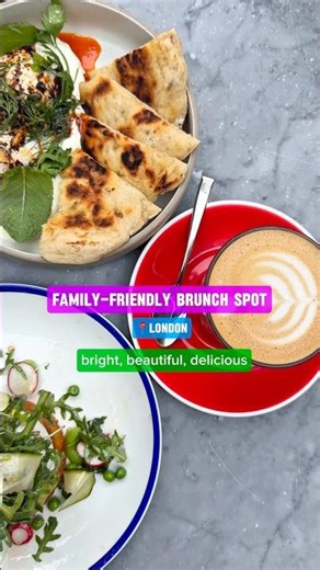 Family-friendly Brunch in London, in a beautiful cafe