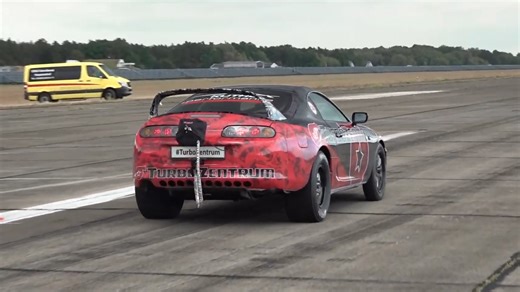 Insane tuned Toyota Supra turbo acceleration from 0 to 302 kmph