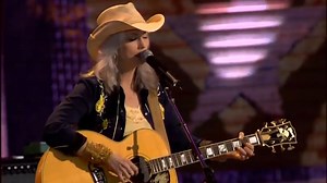 Emmylou Harris Red Dirt Girl -Live- | Great Old Music