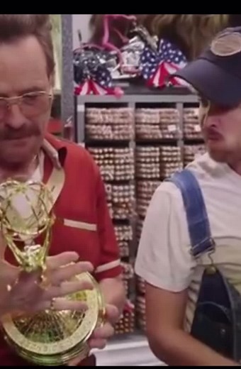 MOMENT: #bryancranston buys #julialouisdreyfus #emmy #breakingbad #walterwhite #seinfield #viral #skit #foryoupage