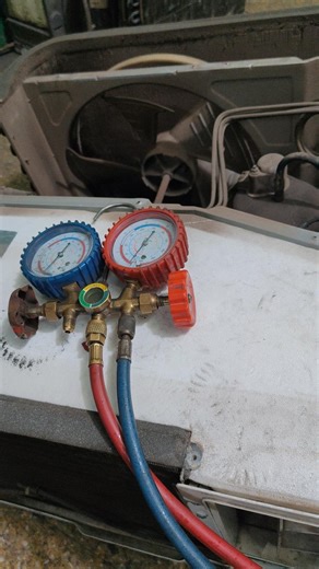 voltas window ac gas leakage repairing work #voltasac#airconditioner#machine #acunit #coolingcoils