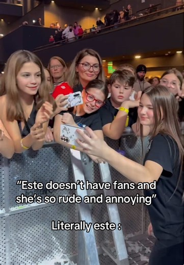 Este's Long Hair Transformation Revealed