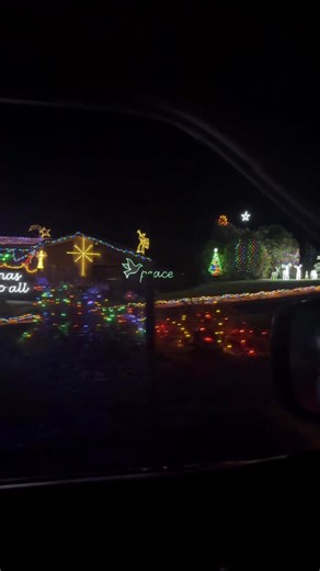 This is one epic set up just outside Mt Torrens!! Well done to the house for getting into the Xmas spirit! | Cosi Andrew Costello