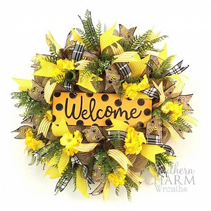 Deco Mesh Bumblebee Wreath DIY Tutorial