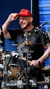 Shannon Leto Breaks Down "The Kill" by Thirty Seconds To Mars 🚀 Join us as Shannon Leto dives into the drumming on “The Kill (Bury Me),” the breakout hit from A Beautiful Lie. He shares how the driving tom grooves, dynamic builds, and powerful rhythms gave the song its edge and made the chorus unforgettable. Head over to the Drumeo channel to watch the full breakdown. 🎬 #drumeo #musora #musoramedia #shannonleto #30secondstomars #thekill | Drumeo