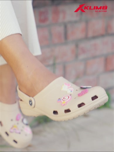 𝗠𝗮𝗸𝗲 𝘆𝗼𝘂𝗿 𝗞𝗹𝗼𝗴𝘀 𝘂𝗻𝗶𝗾𝘂𝗲 & 𝗦𝘁𝗮𝗻𝗱 𝗼𝘂𝘁 𝗶𝗻 𝘀𝘁𝘆𝗹𝗲! Our Klogs collection is all about: 𝙴𝚕𝚎𝚐𝚊𝚗𝚝 : 𝙰𝚍𝚍 𝚊 𝚝𝚘𝚞𝚌𝚑 𝚘𝚏 𝚜𝚙𝚊𝚛𝚔𝚕𝚎 𝚝𝚘 𝚢𝚘𝚞𝚛 𝚜𝚝𝚎𝚙𝚜. 𝙳𝚎𝚜𝚒𝚐𝚗𝚜: 𝚂𝚝𝚊𝚗𝚍 𝚘𝚞𝚝 𝚠𝚒𝚝𝚑 𝚞𝚗𝚒𝚚𝚞𝚎 𝚊𝚗𝚍 𝚜𝚝𝚢𝚕𝚒𝚜𝚑 𝚕𝚘𝚘𝚔𝚜. 𝙲𝚘𝚖𝚏𝚘𝚛𝚝: 𝚂𝚞𝚙𝚎𝚛 𝚌𝚘𝚖𝚏𝚢 𝚏𝚘𝚛 𝚊𝚕𝚕-𝚍𝚊𝚢 𝚠𝚎𝚊𝚛. 𝙳𝚞𝚛𝚊𝚋𝚕𝚎 𝙱𝚞𝚒𝚕𝚍: 𝙼𝚊𝚍𝚎 𝚝𝚘 𝚕𝚊𝚜𝚝, 𝚗𝚘 𝚖𝚊𝚝𝚝𝚎𝚛 𝚠𝚑𝚎𝚛𝚎 𝚢𝚘𝚞 𝚐𝚘. Also you can 𝗨𝗽𝗴𝗿𝗮𝗱𝗲 your Klogs instantly w