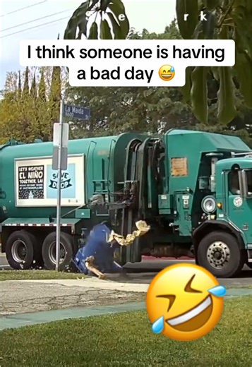 Garbage Men in Los Angeles are built different 🤣 #garbagetruck #gogarbage #truck