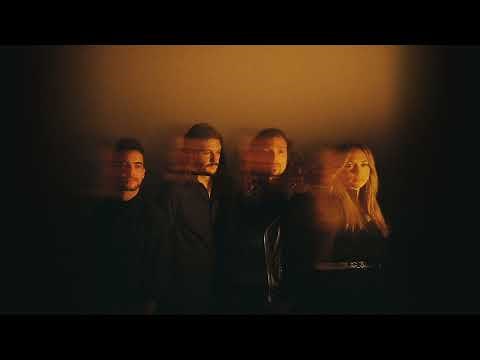 Telegraph, Bobbie - Can't Keep our Heads Down [Audio]